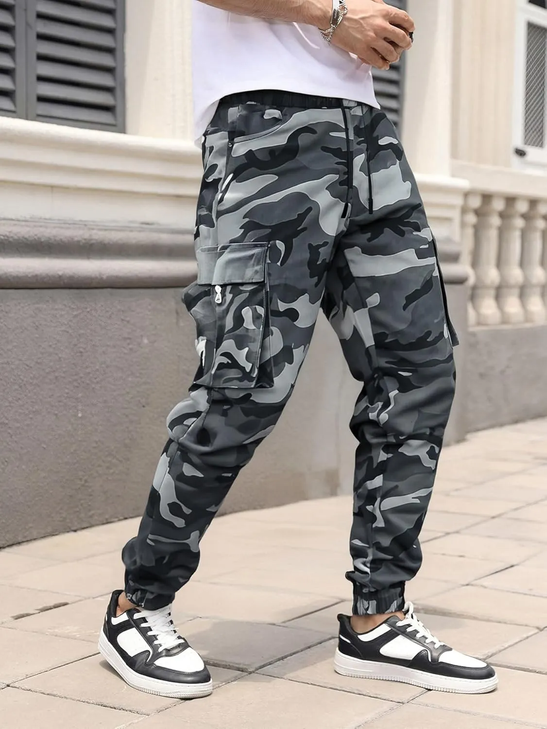 WDIRARA Men's Camo Print Drawstring High Waist Cargo Pants Streetwear Joggers with Pockets