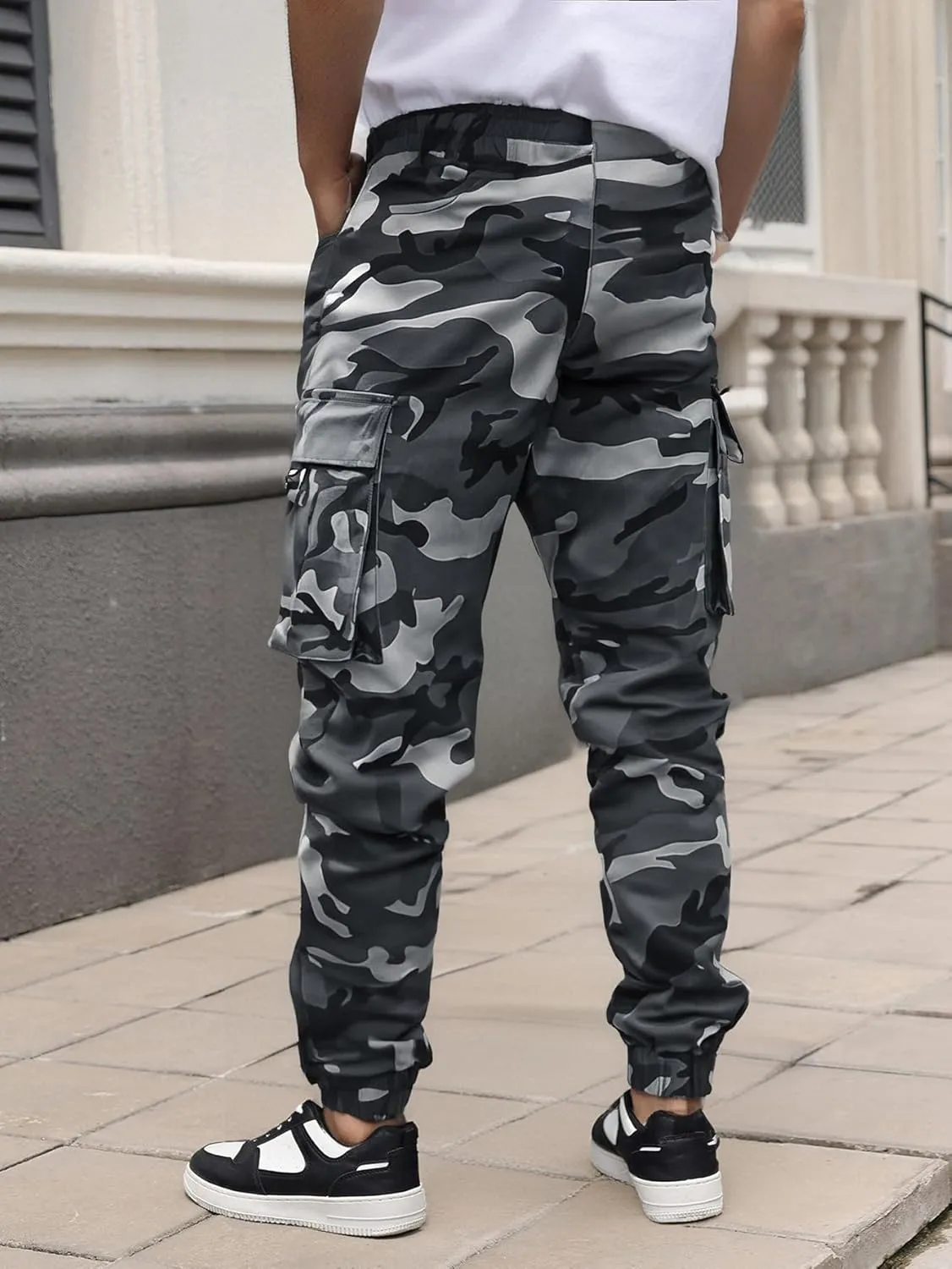 WDIRARA Men's Camo Print Drawstring High Waist Cargo Pants Streetwear Joggers with Pockets